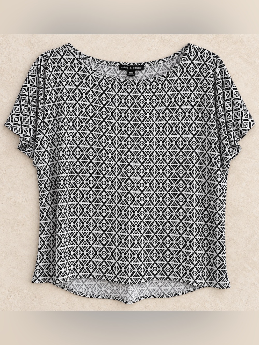 Black & White Geometric Print Short Sleeve Top with Keyhole Sleeves